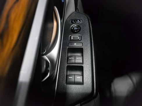 Used 2017 Honda CR-V Touring image 21