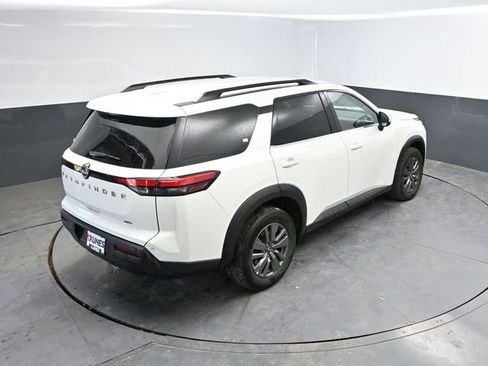 Used 2025 Nissan Pathfinder SV AWD/4WD image 36