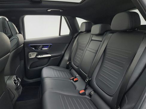 Used 2024 Mercedes-Benz GLC 300 4MATIC image 22