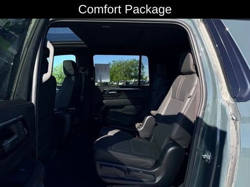 Used 2025 Chevrolet Suburban RST w/ RST Capability Package AWD/4WD image 9