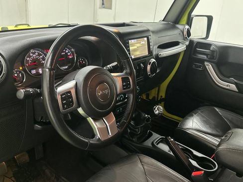 Used 2016 Jeep Wrangler Unlimited Rubicon AWD/4WD image 22