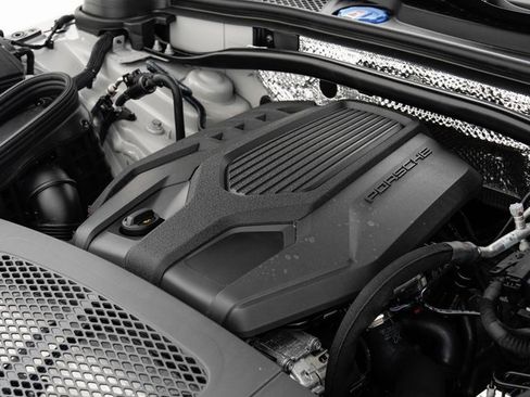 New 2025 Porsche Macan image 30