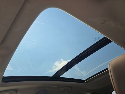 Used 2024 Acura MDX SH-AWD w/ Technology Package image 3