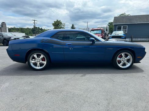 Used 2010 Dodge Challenger R/T RWD image 6