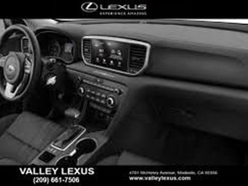 Used 2020 Kia Sportage S image 11