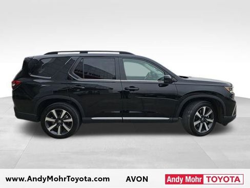 Used 2025 Honda Pilot Touring image 7