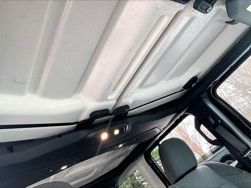 Used 2025 Jeep Wrangler Sport S image 22