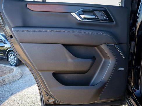 Used 2025 GMC Yukon Denali image 24