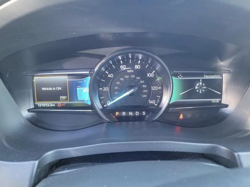 Used 2018 Ford Explorer XLT w/ Equipment Group 202A AWD/4WD image 4