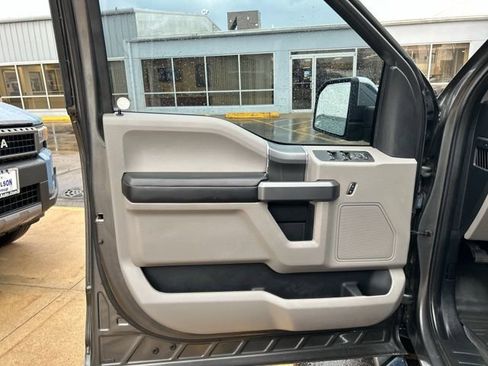 Used 2017 Ford F150 XLT w/ Equipment Group 302A Luxury image 24