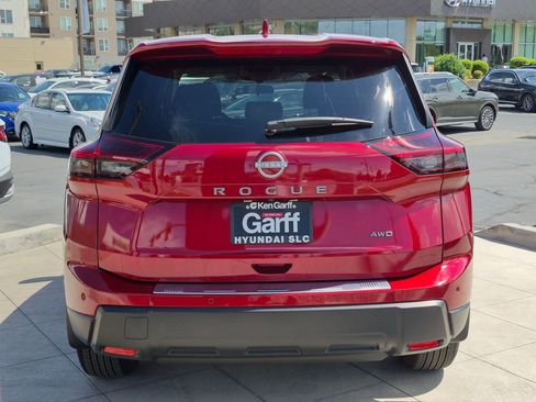 Used 2026 Nissan Rogue SV AWD/4WD image 5