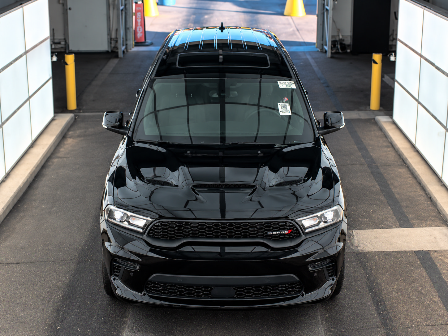 Used 2021 Dodge Durango R/T w/ Technology Group AWD/4WD image 2