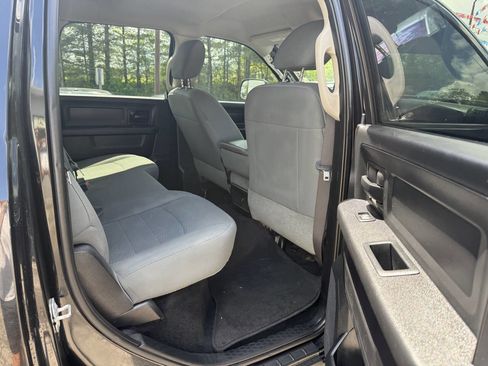Used 2016 RAM 2500 Tradesman w/ Chrome Appearance Group AWD/4WD image 15