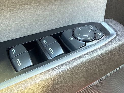 Used 2025 GMC Sierra 2500 SLE w/ SLE Convenience Package image 19