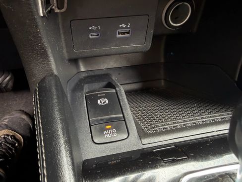 Used 2023 Nissan Kicks SR FWD image 19
