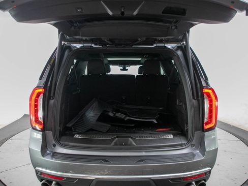 Used 2021 GMC Yukon XL Denali w/ Denali Premium Package AWD/4WD image 18