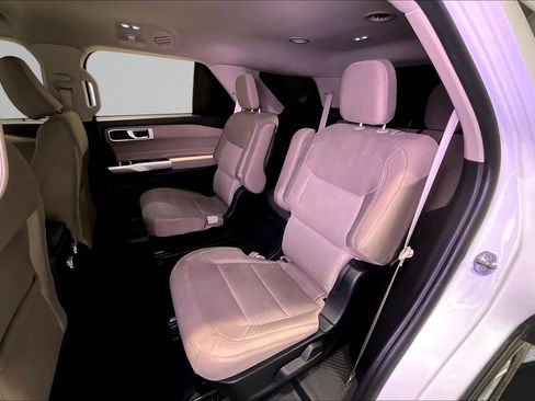 Used 2022 Ford Explorer XLT AWD/4WD image 22