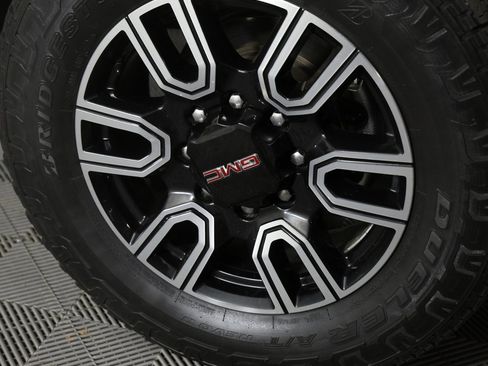 Used 2022 GMC Sierra 2500 AT4 w/ AT4 Preferred Package image 7