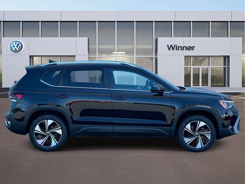 New 2026 Volkswagen Taos SE AWD/4WD image 6