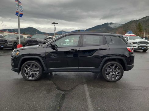 New 2026 Jeep Compass Latitude image 11