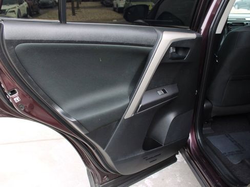 Used 2018 Toyota RAV4 LE image 24