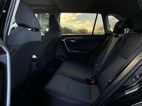 Used 2025 Toyota RAV4 XLE image 12