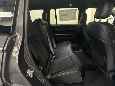 New 2026 Jeep Grand Cherokee Altitude AWD/4WD image 42