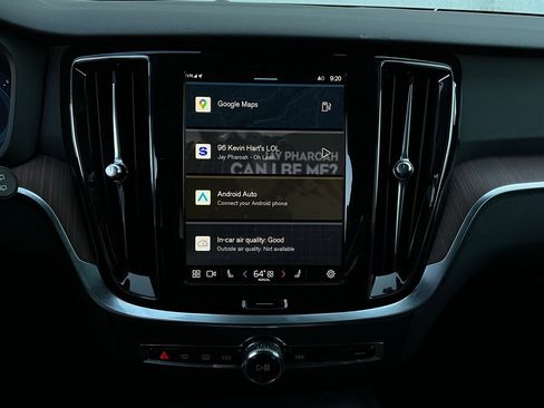 Used 2025 Volvo V60 B5 Cross Country Plus image 27