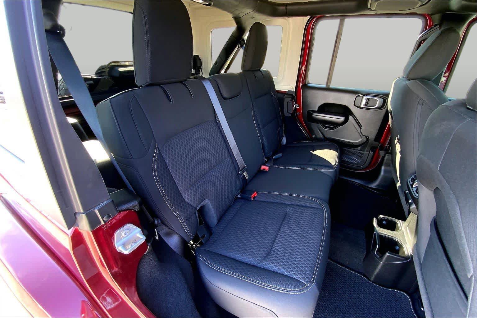 Used 2021 Jeep Wrangler Unlimited Sport AWD/4WD image 19