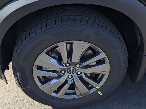 New 2025 Nissan Pathfinder SV image 7