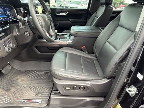 Used 2024 Chevrolet Silverado 1500 LTZ w/ LTZ Premium Package AWD/4WD image 17