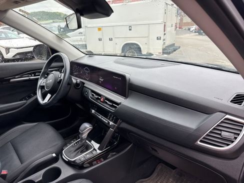 Used 2024 Kia Seltos EX AWD/4WD image 11
