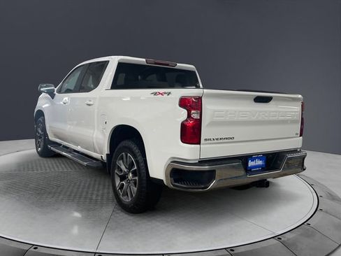 Used 2024 Chevrolet Silverado 1500 LT image 3