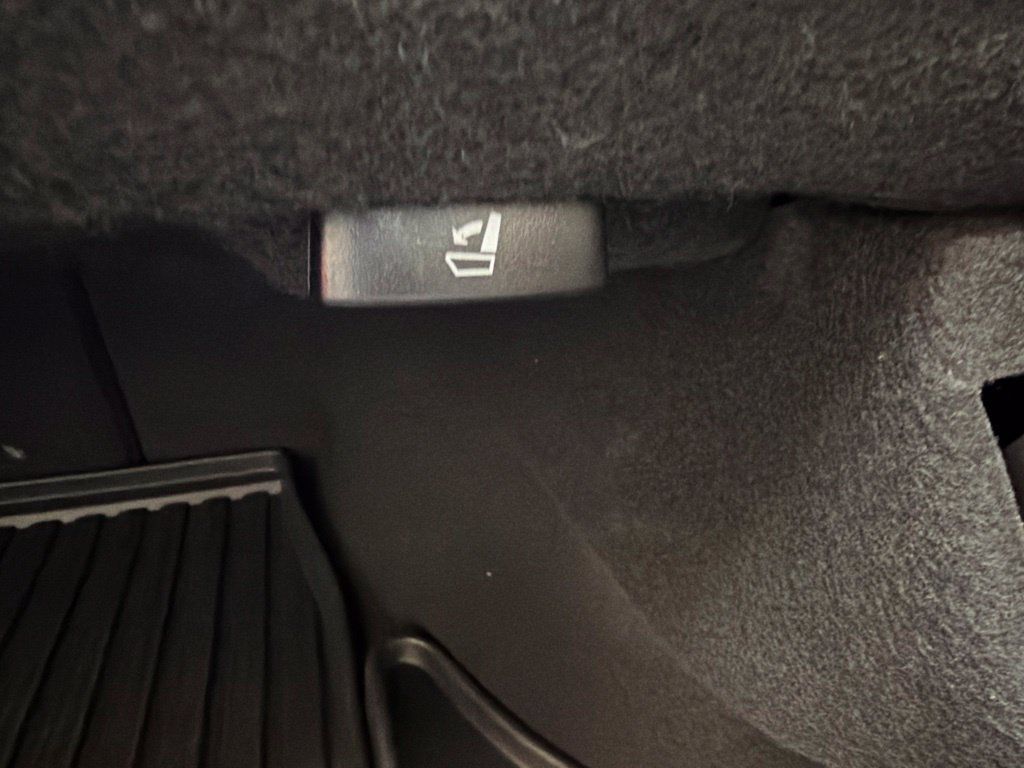 Certified 2016 Acura TLX w/ Technology Package FWD image 7