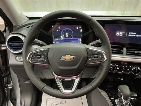 New 2026 Chevrolet Trax LT w/ LT Convenience Package FWD image 12