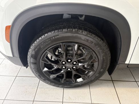 New 2026 Chevrolet Traverse LT w/ Midnight/Sport Edition AWD/4WD image 8