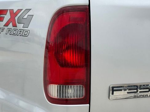 Used 2005 Ford F350 XLT image 12