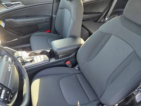 New 2026 Kia Sportage LX FWD image 24