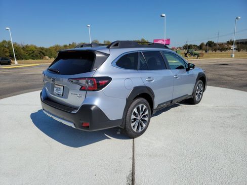 New 2025 Subaru Outback Limited XT image 4