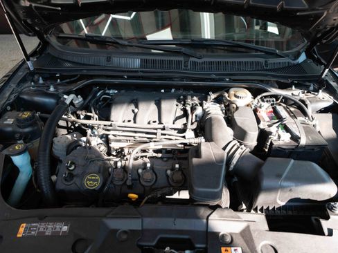 Used 2019 Ford Taurus Limited image 29