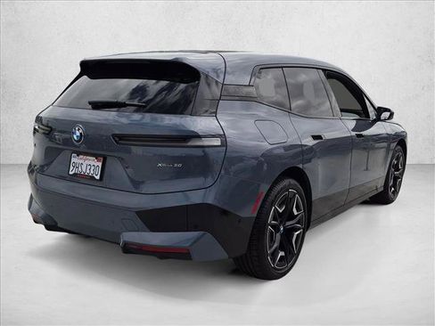 Used 2023 BMW iX xDrive50 w/ Sport Package AWD/4WD image 4