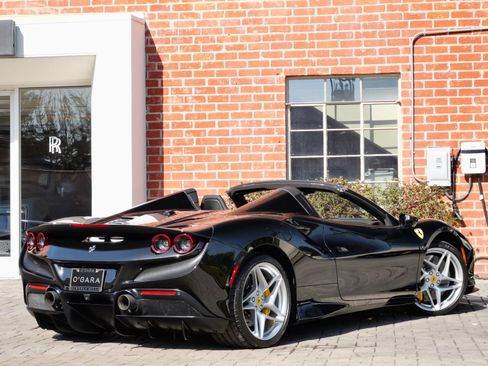 Used 2023 Ferrari F8 Tributo RWD image 10