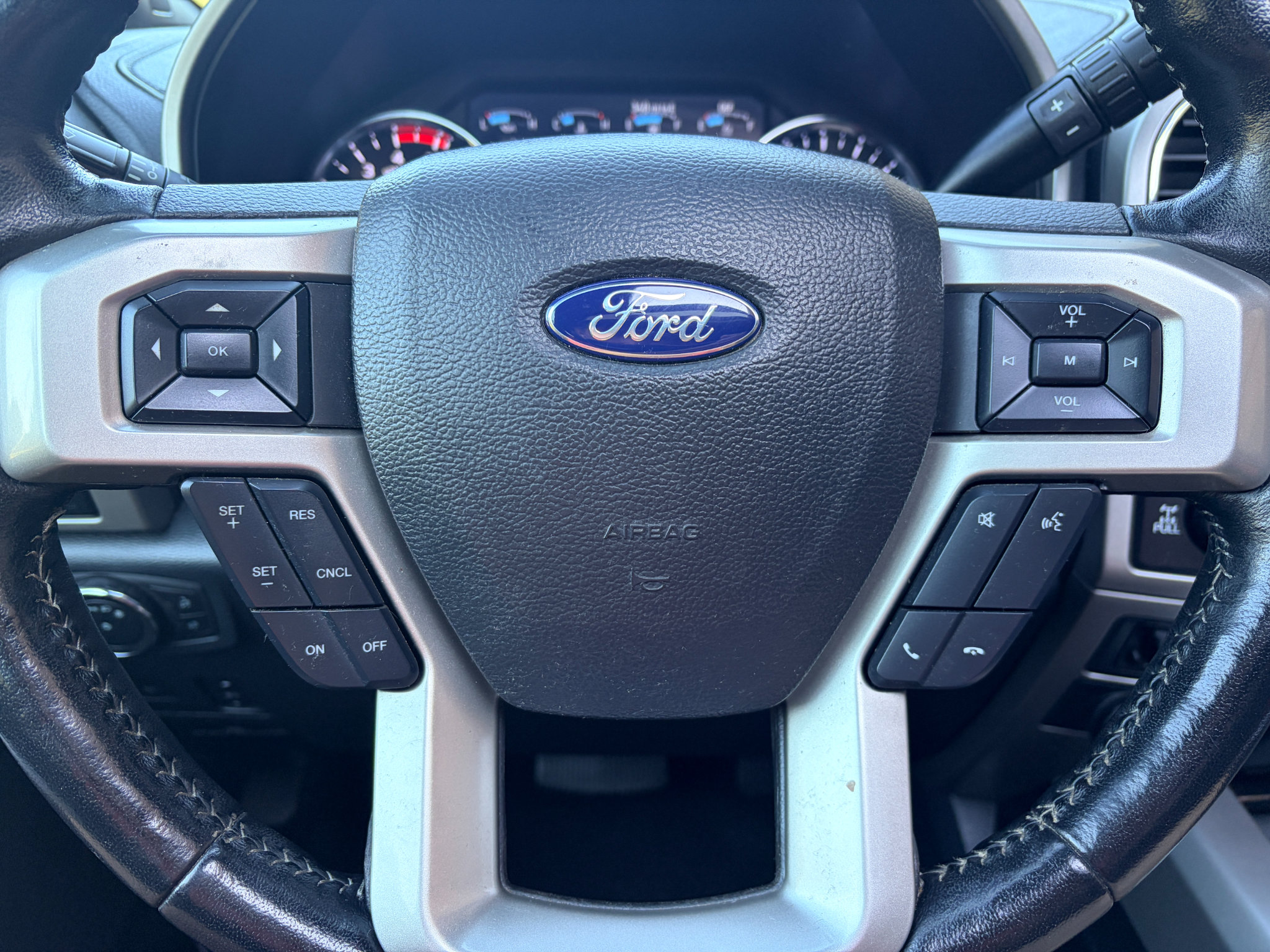 Used 2022 Ford F250 Lariat w/ Lariat Ultimate Package AWD/4WD image 15