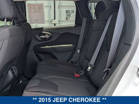 Used 2015 Jeep Cherokee Latitude w/ Comfort/Convenience Group FWD image 16