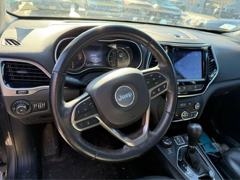 Used 2021 Jeep Cherokee Limited image 6