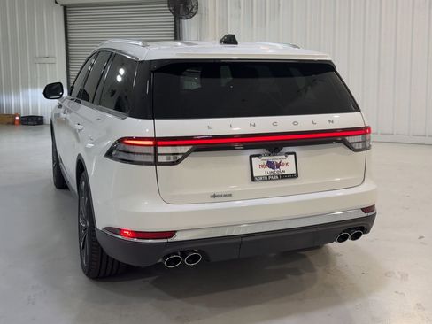 New 2025 Lincoln Aviator Reserve image 8