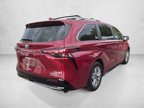 Used 2021 Toyota Sienna Limited AWD/4WD image 5