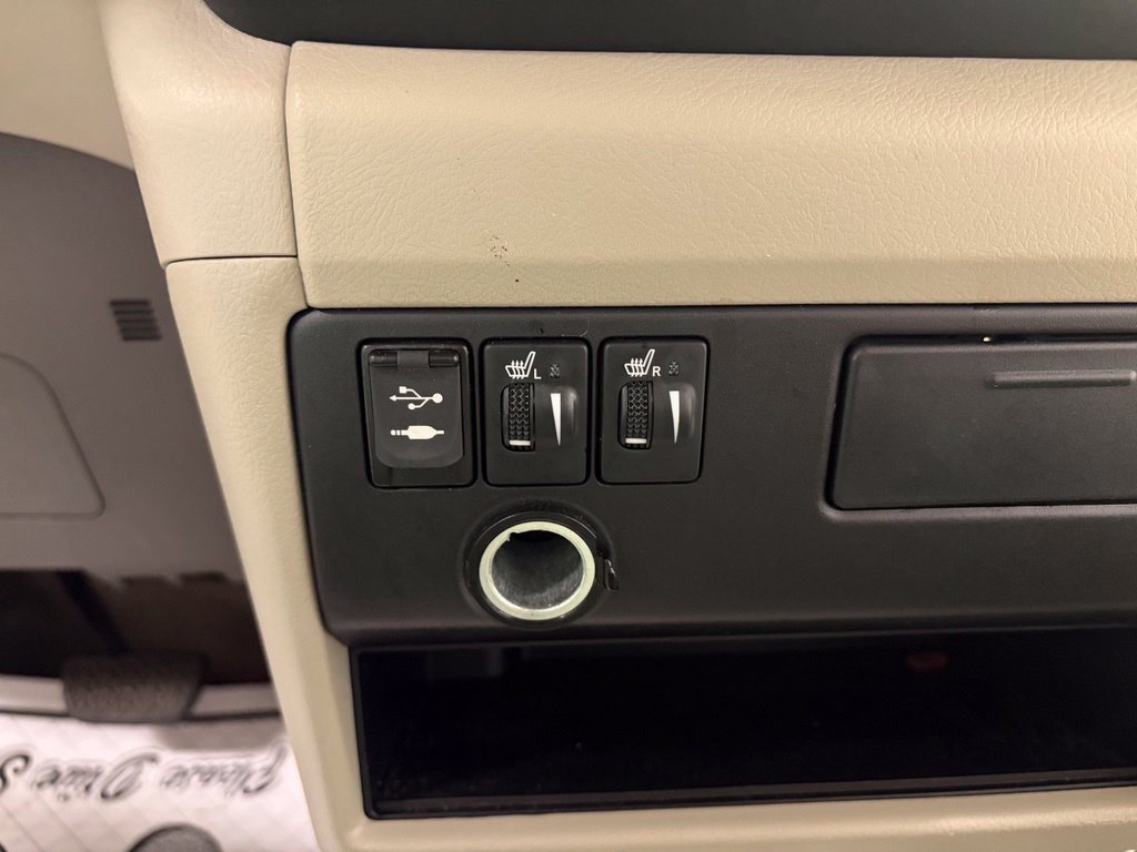 Used 2016 Toyota Sienna XLE w/ XLE Navigation Package FWD image 25