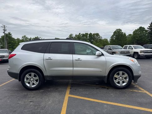 Used 2010 Chevrolet Traverse LT w/ Personal Connectivity Package AWD/4WD image 5