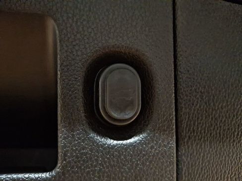 Used 2017 GMC Yukon SLT image 28